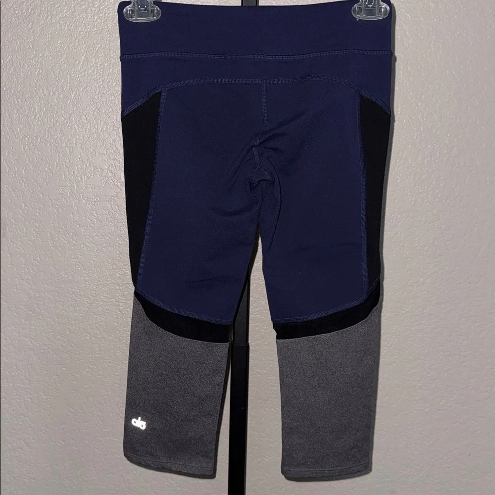 ALO Yoga stylish navy